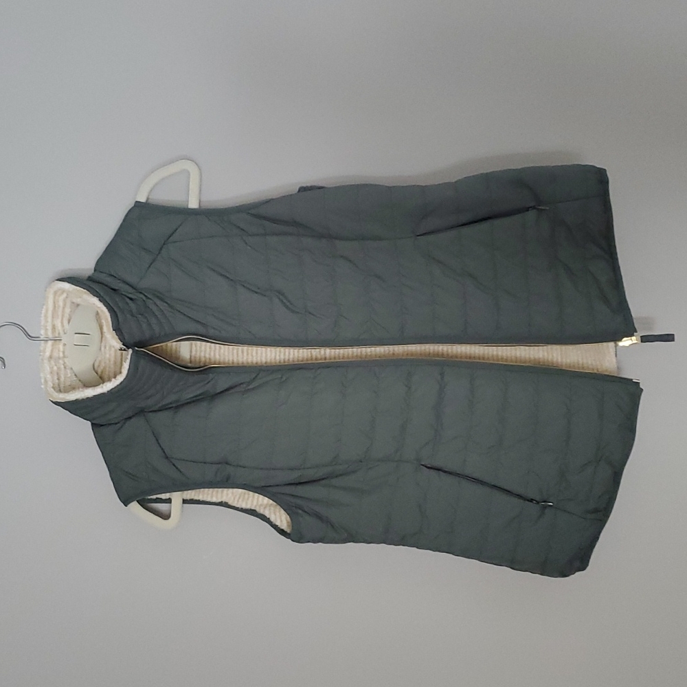 Reversible vest